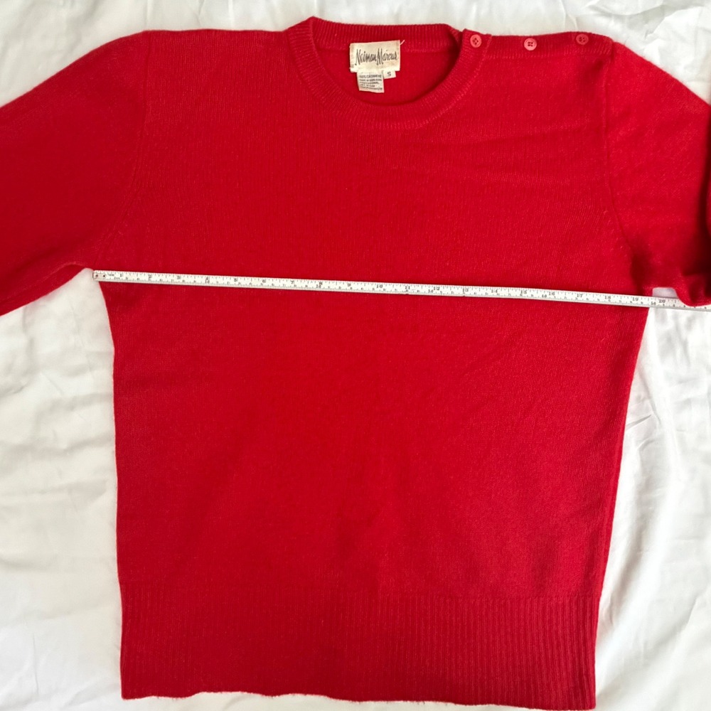 Neiman Marcus Womens Red 100% Cashmere Button Shoulder Crew Neck Sweater S - Picture 5 of 9